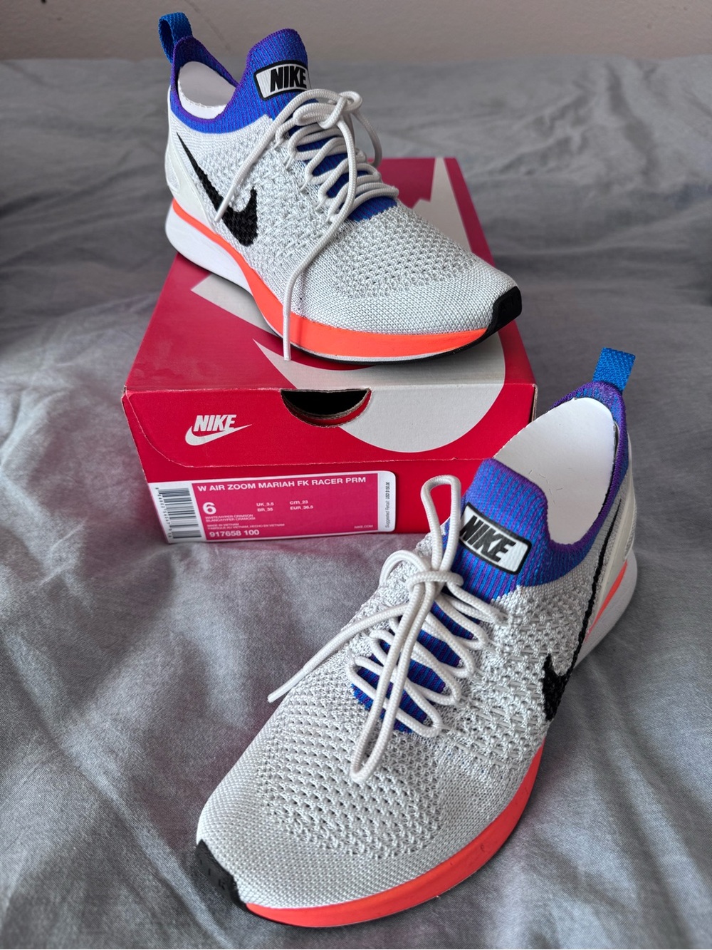 Nike air zoom Mariah  Racer Sneakers in White, Blue & Coral - 6w